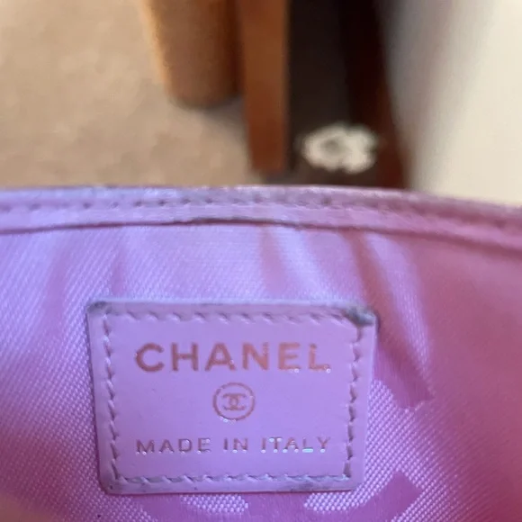 Authentic VINTAGE Chanel Credit Card Holder - Picture 3 of 13